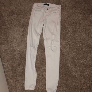 White skinny jeans